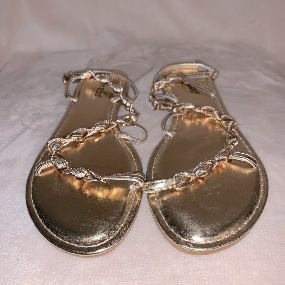 Chain Design Sandals - Picture 2 of 3